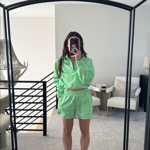 ALO Yoga Neon Green Athletic Lounge Shorts Size S